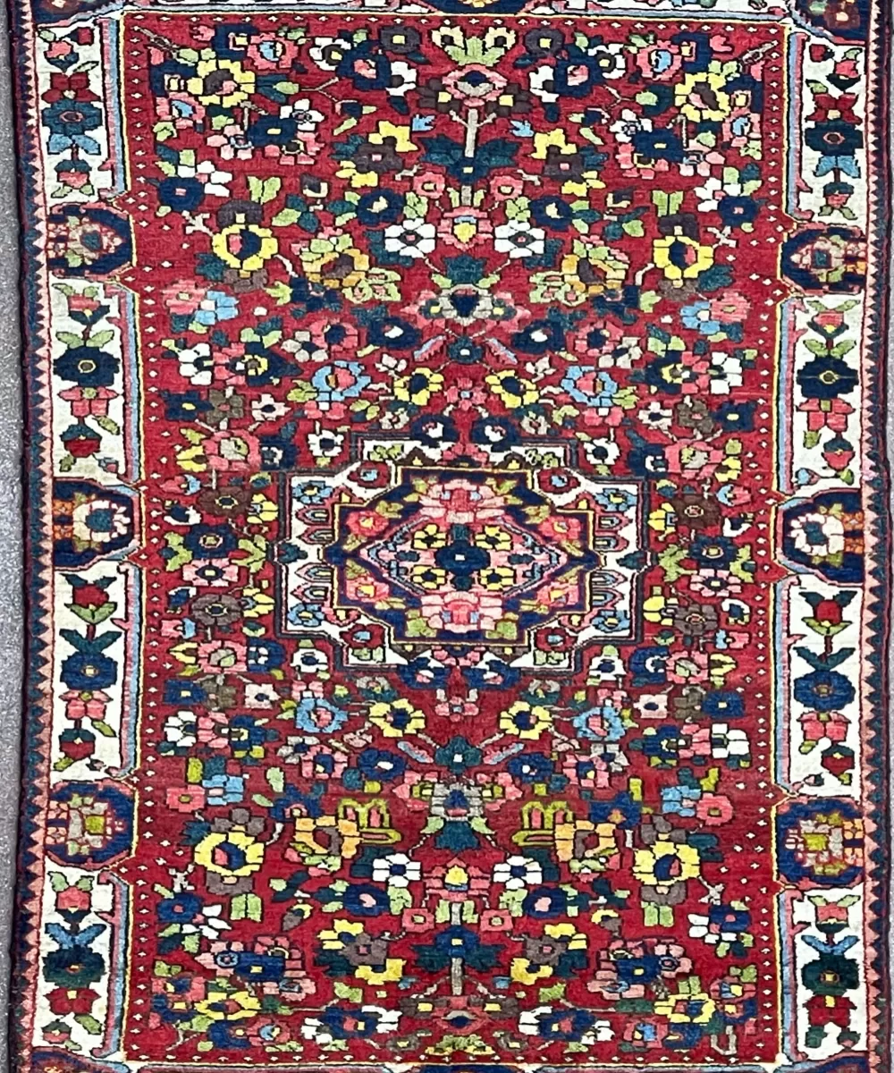 Tappeto Bakhtiari - 212 x 129 cm.